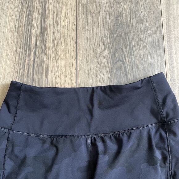 Lululemon Speed Up High Rise Short 4" Tall Lined size 4 Black Camo EUC - Picture 6 of 11